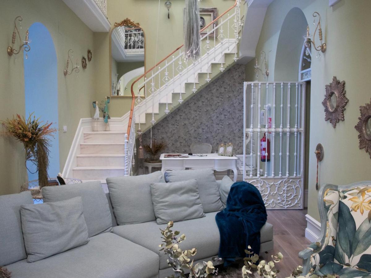 Hotel Boutique Iulia 5 Estrellas Medina de las Torres ภายนอก รูปภาพ