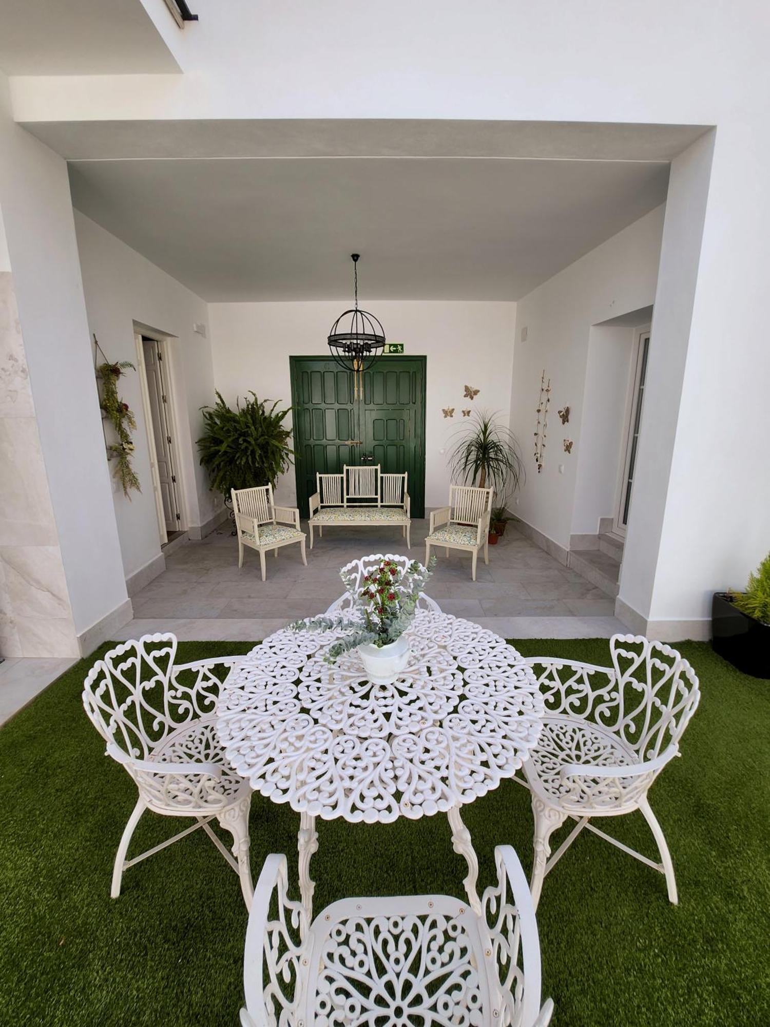 Hotel Boutique Iulia 5 Estrellas Medina de las Torres ภายนอก รูปภาพ