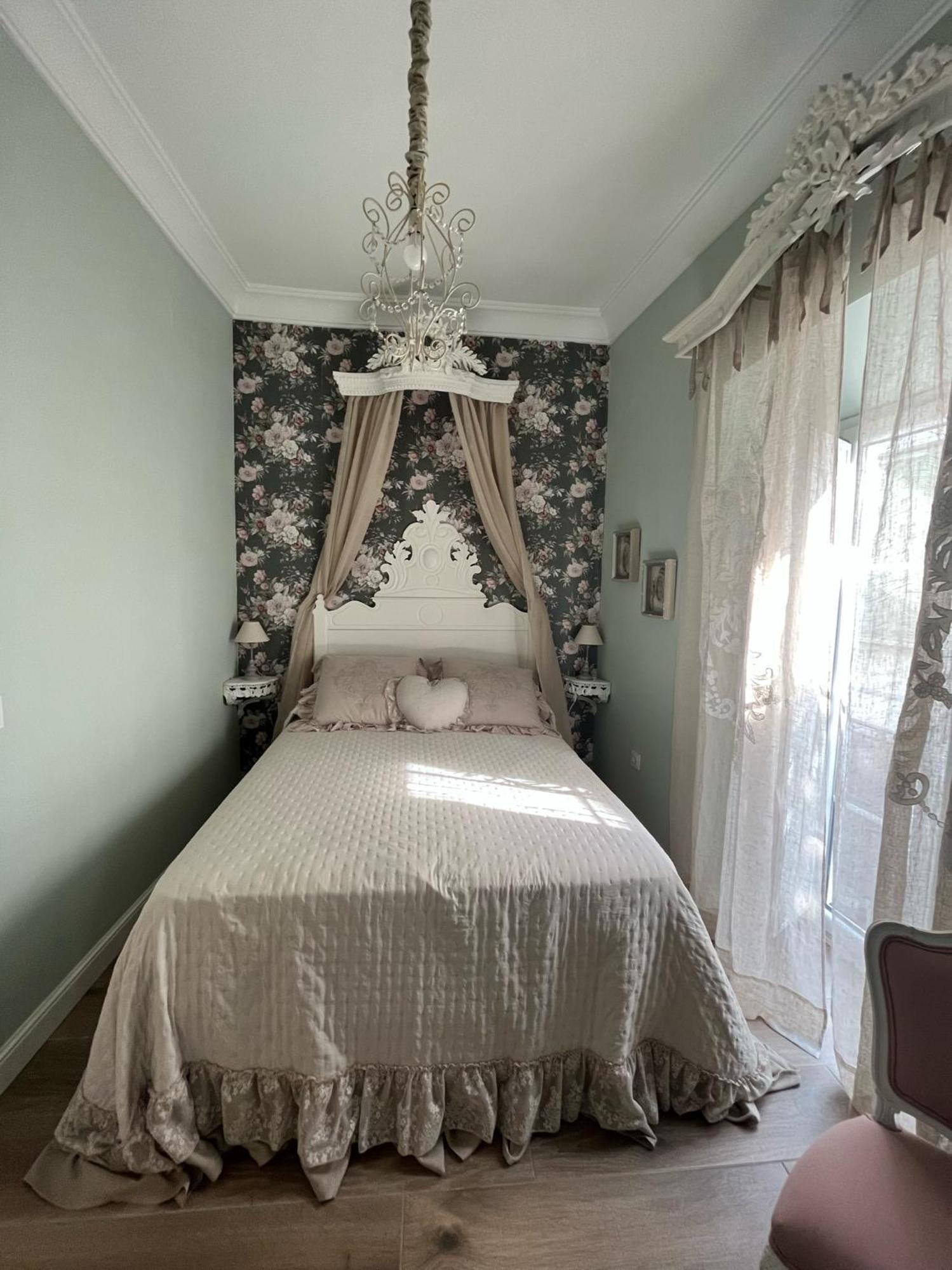 Hotel Boutique Iulia 5 Estrellas Medina de las Torres ภายนอก รูปภาพ